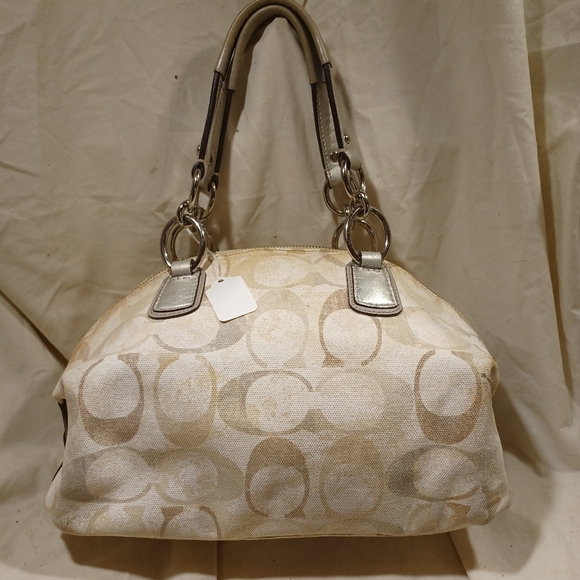 Coach Kristin - Picture 7 of 9